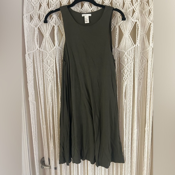 Like New stylish H & M army green size xs swing dress with pockets knee length - Picture 5 of 5
